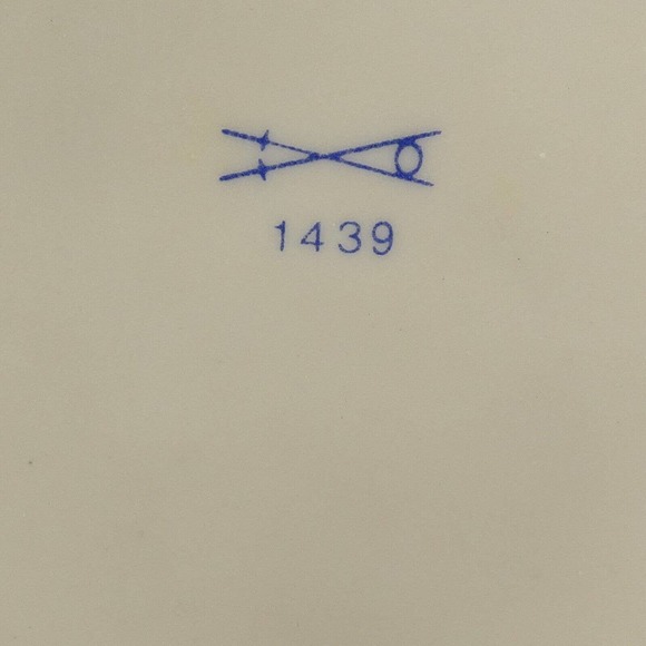 Homco # 1439 Courtney's Dream Porcelain Bisque Lady in Chair Figurine 6.5" SEJ&5 - Picture 9 of 16